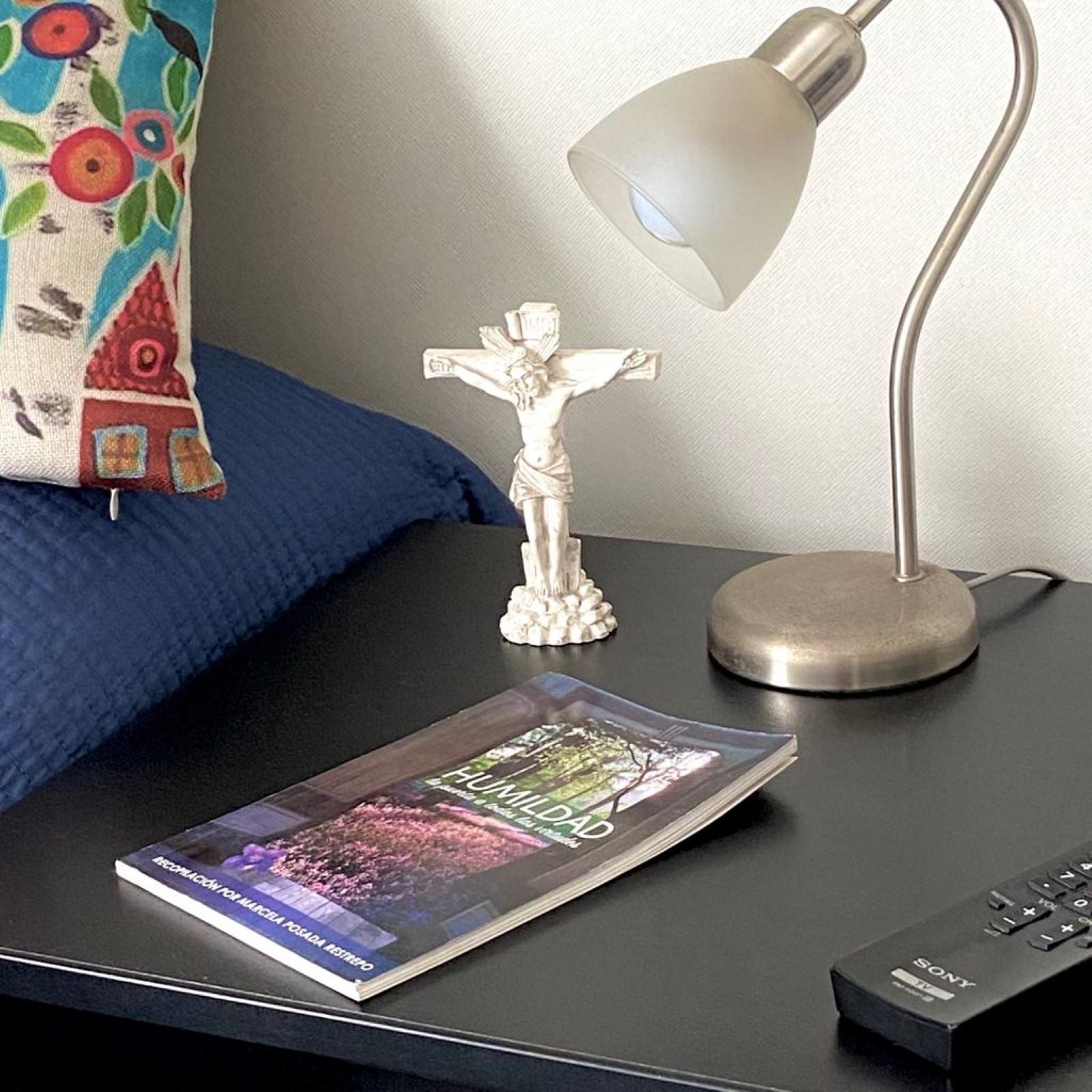 Cristo Crucificado - Figura en Resina