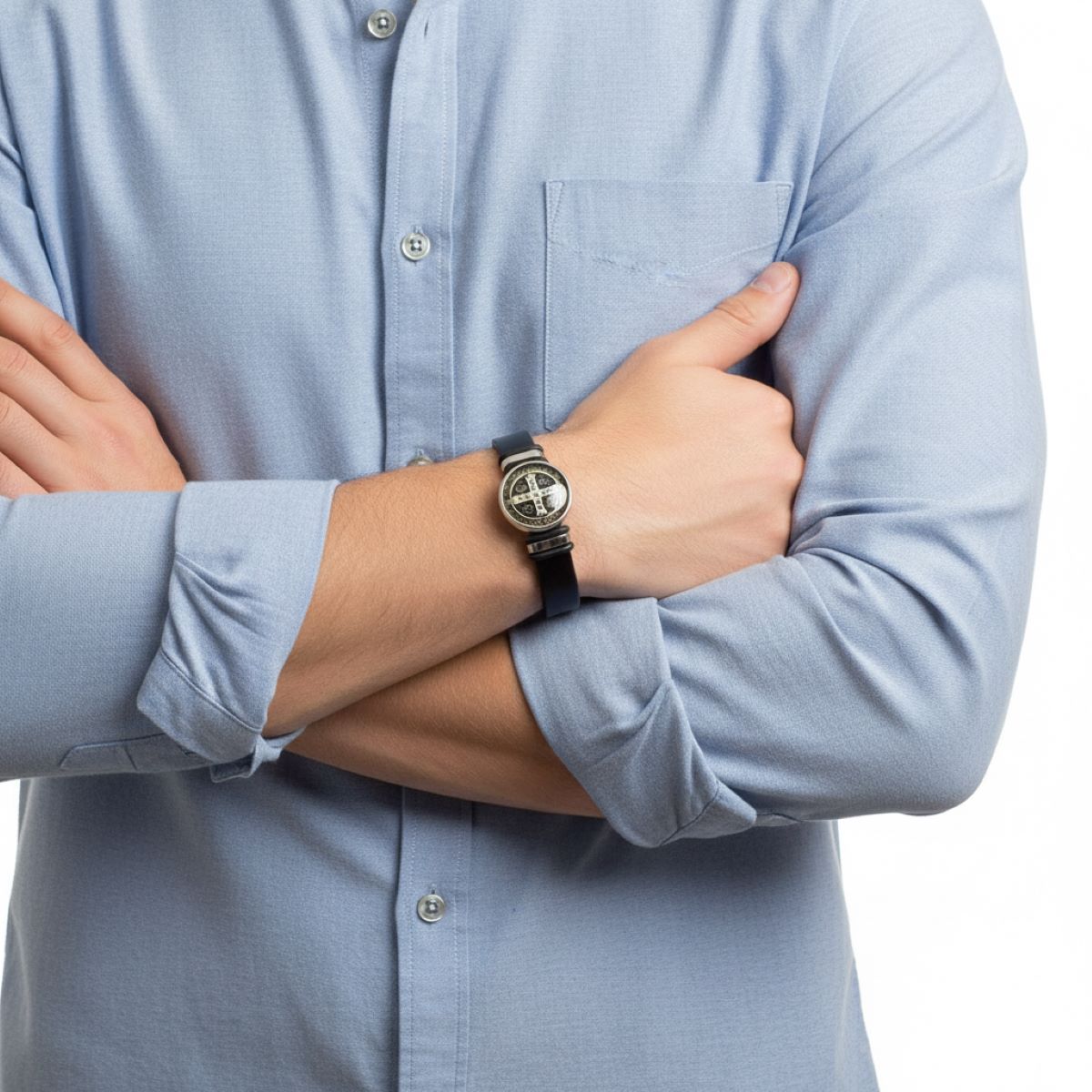 Pulsera Cruz de San Benito - Cuero y Acero