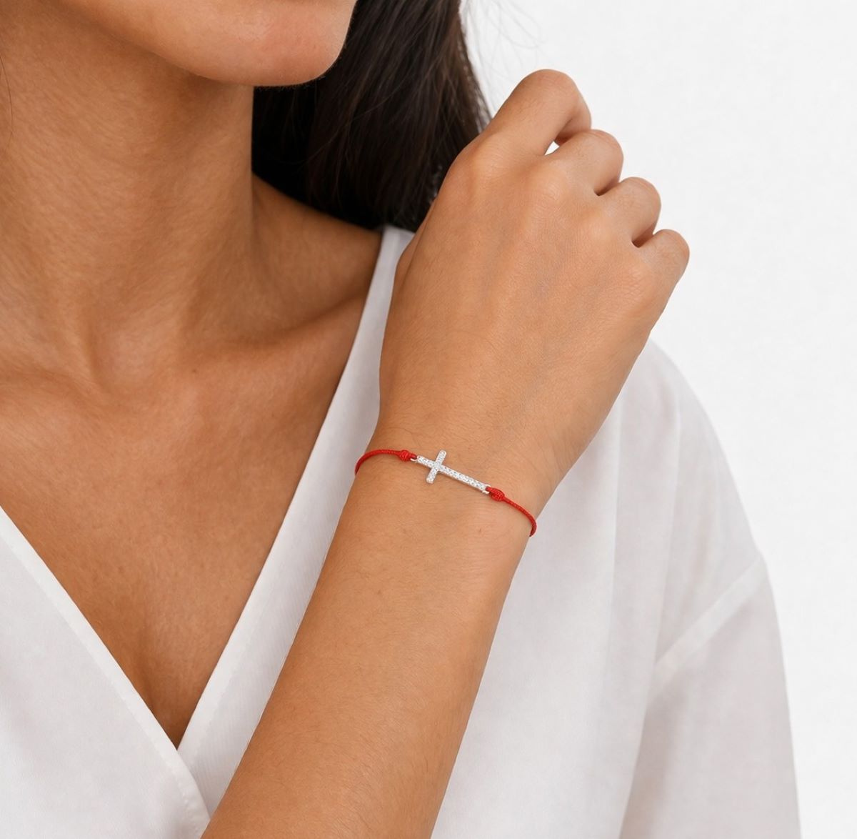 Pulsera Cruz Brillos - Hilo Rojo y Plata