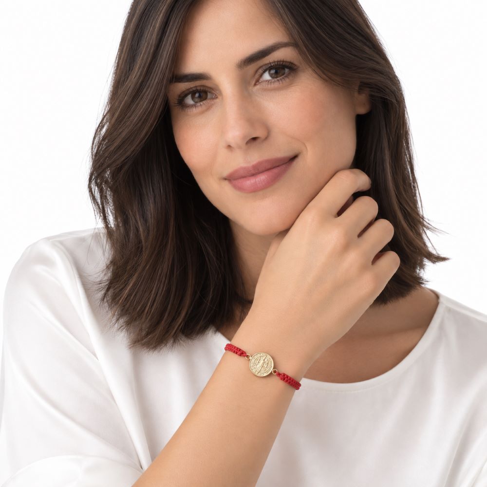 Pulsera Medalla de San Benito - Hilo Rojo y Acero